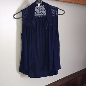 Button-Down sleeveless Top